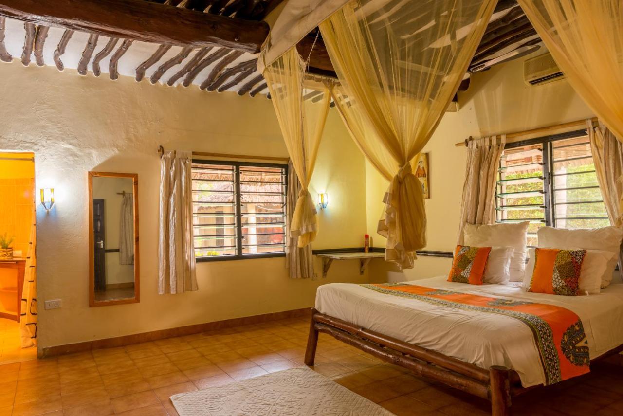 Upani In Diani Bed & Breakfast Diani Beach Eksteriør bilde