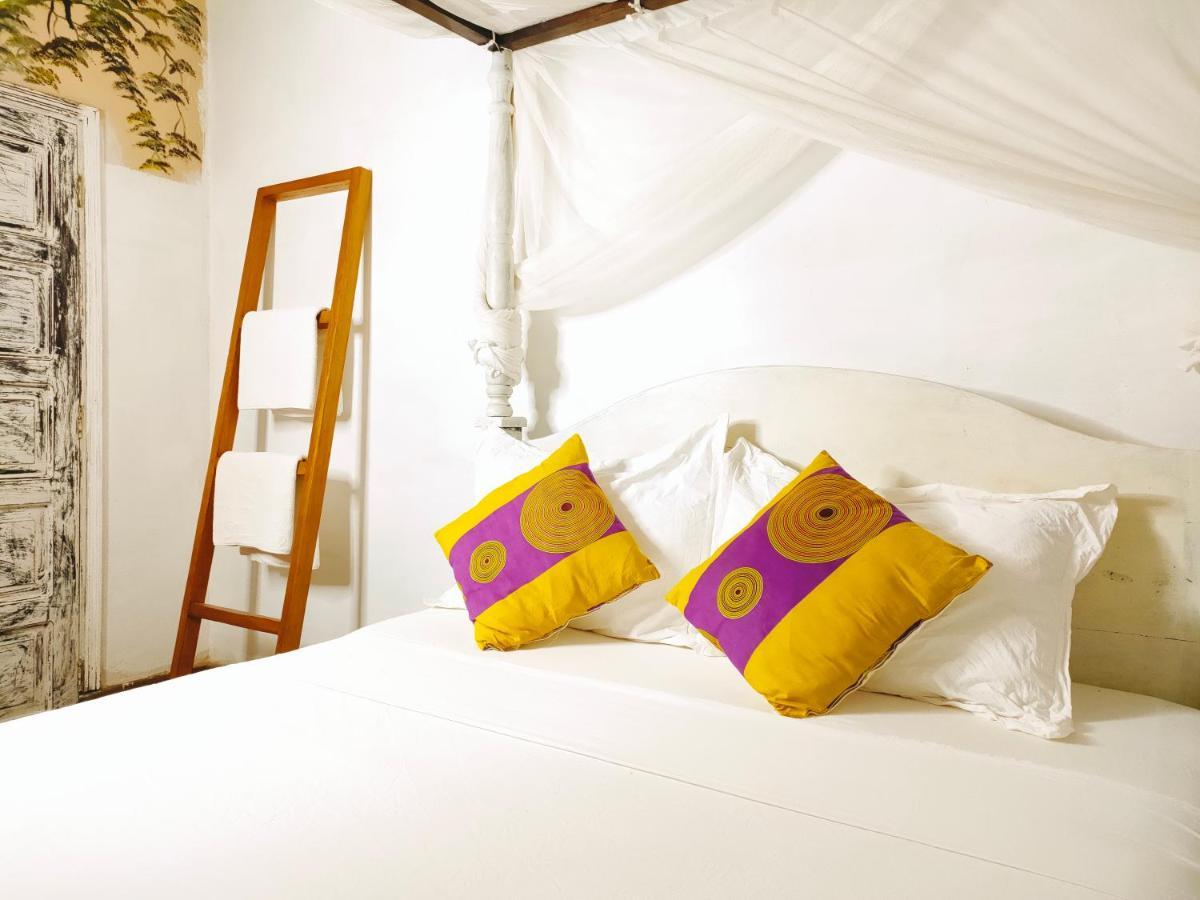 Upani In Diani Bed & Breakfast Diani Beach Eksteriør bilde