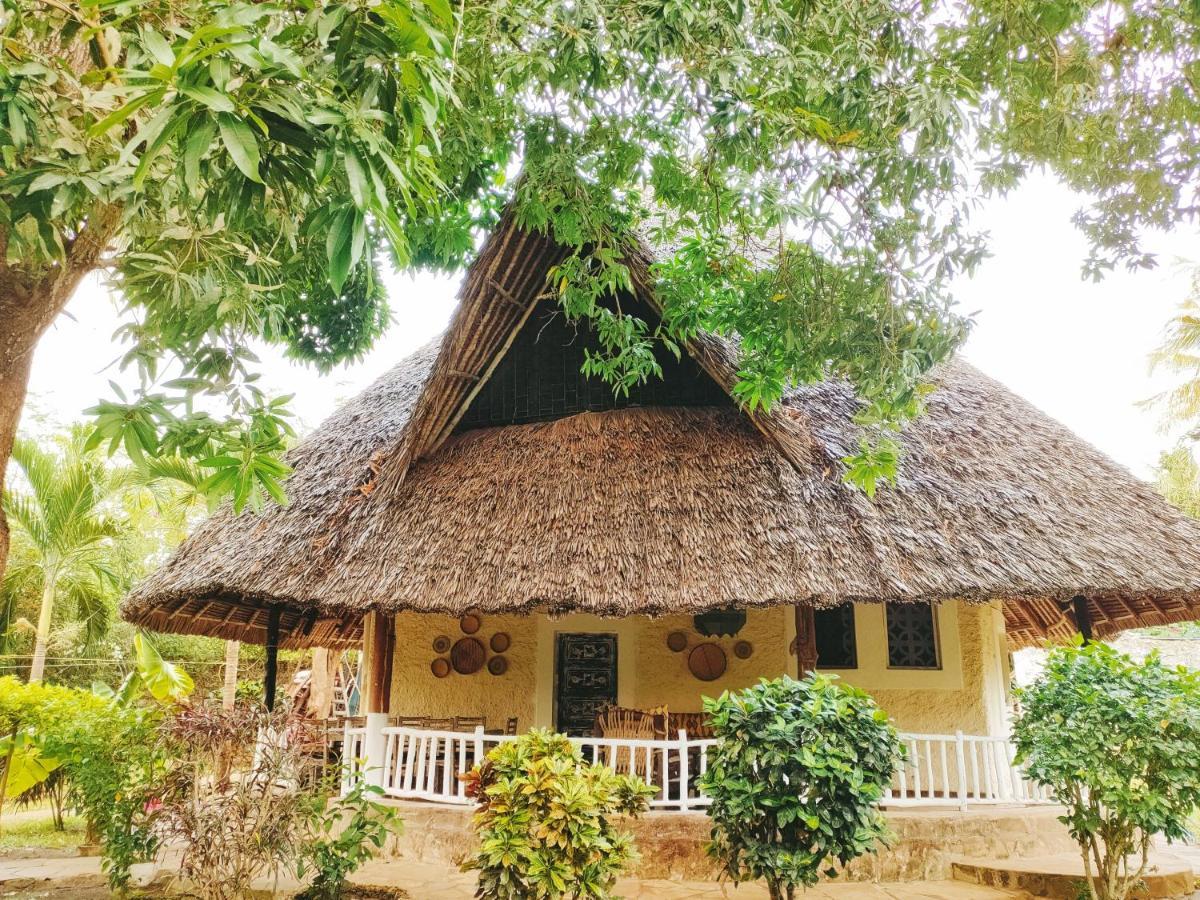 Upani In Diani Bed & Breakfast Diani Beach Eksteriør bilde