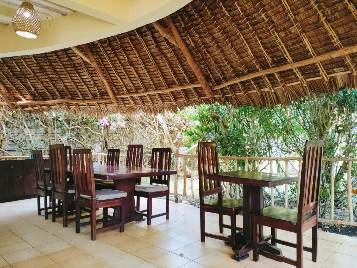 Upani In Diani Bed & Breakfast Diani Beach Eksteriør bilde