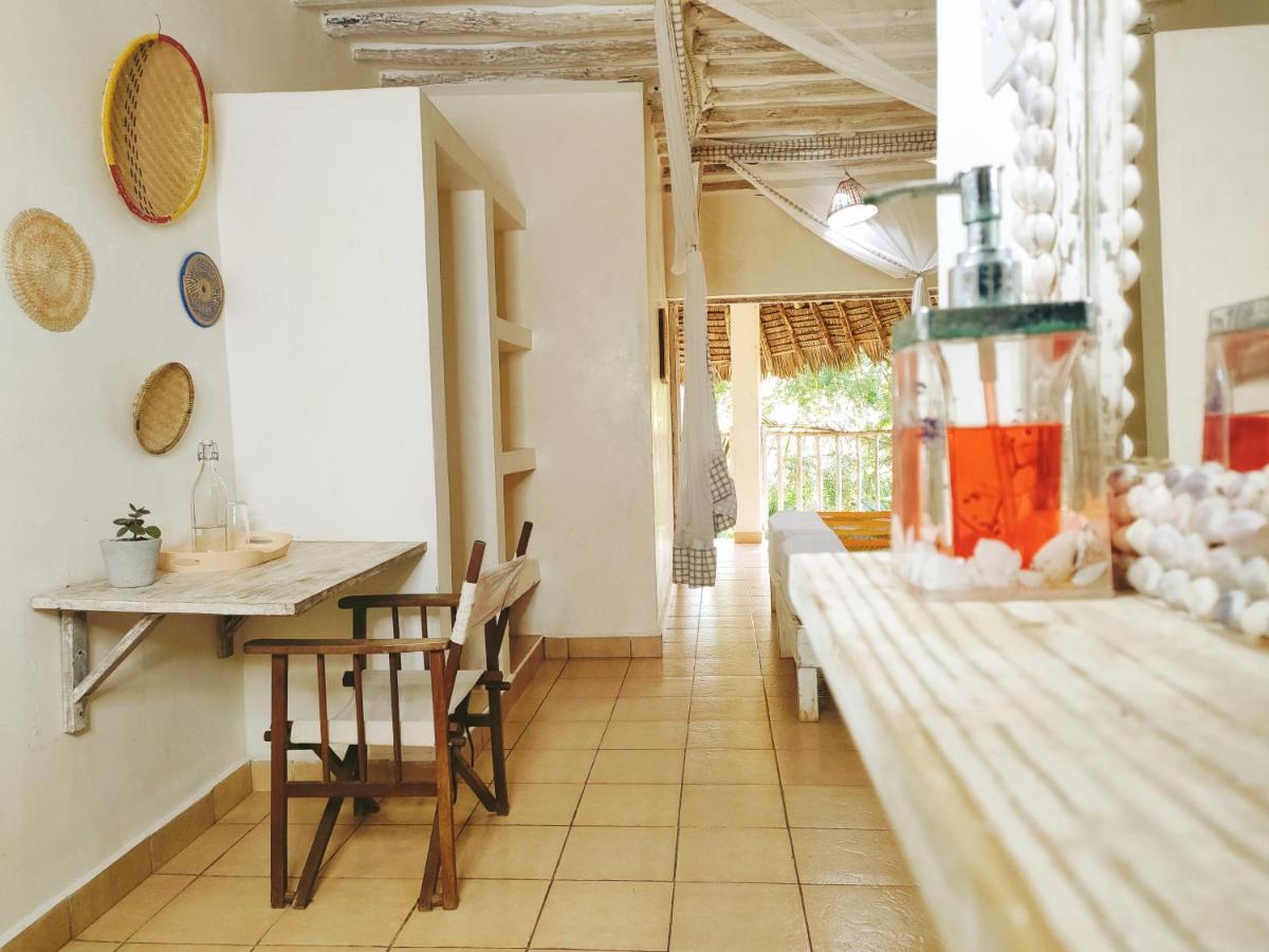 Upani In Diani Bed & Breakfast Diani Beach Eksteriør bilde