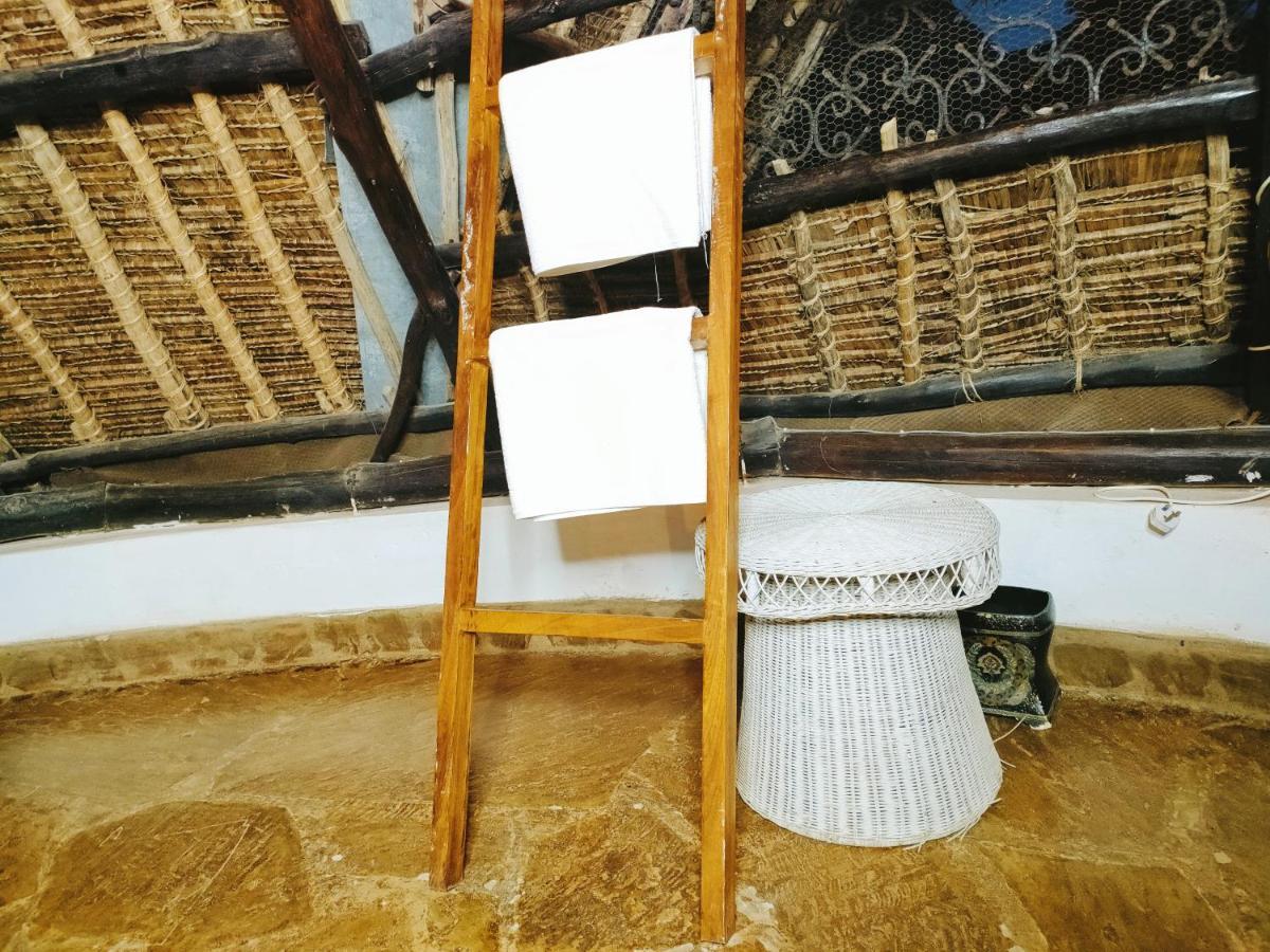 Upani In Diani Bed & Breakfast Diani Beach Eksteriør bilde