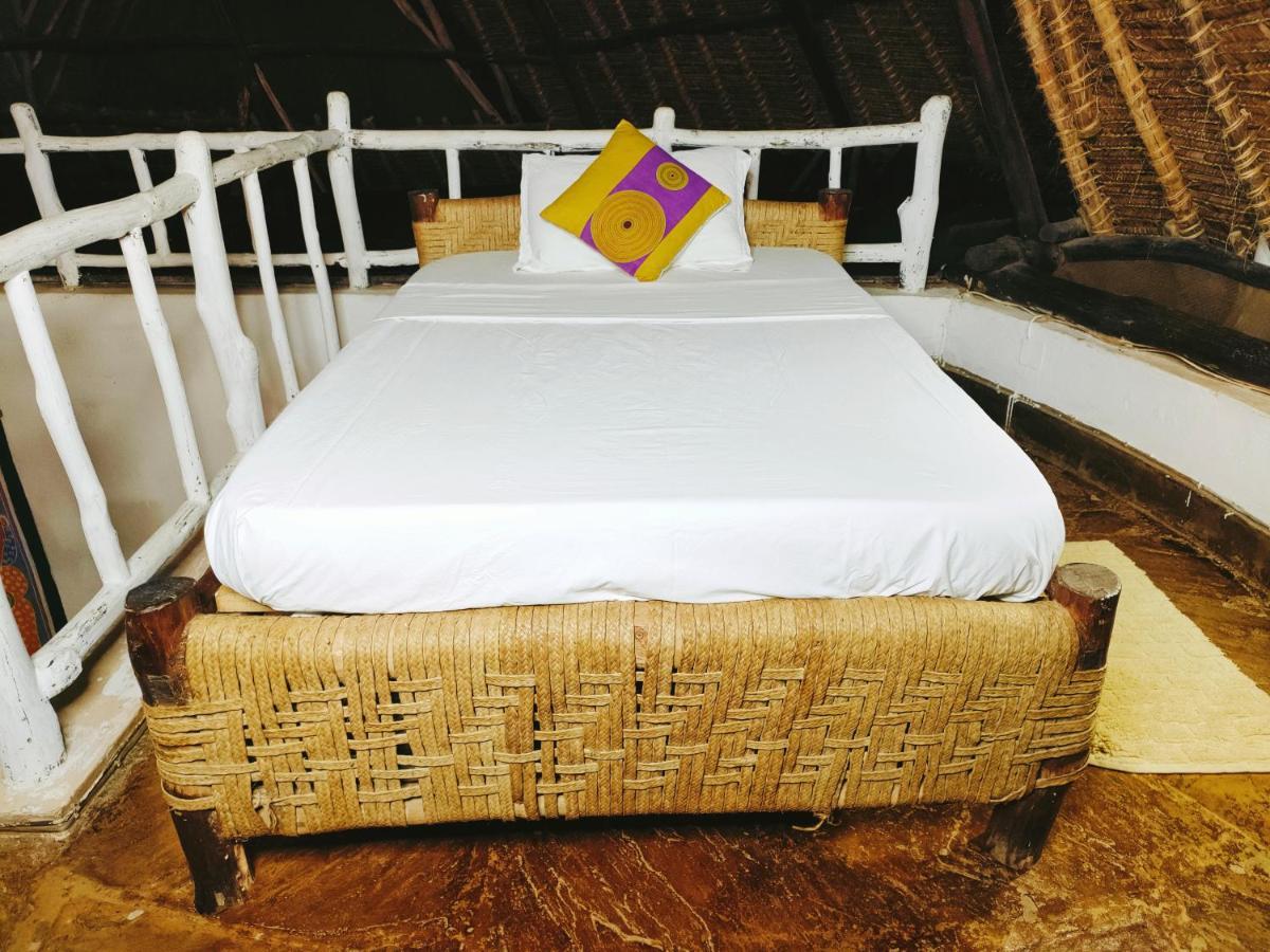 Upani In Diani Bed & Breakfast Diani Beach Eksteriør bilde
