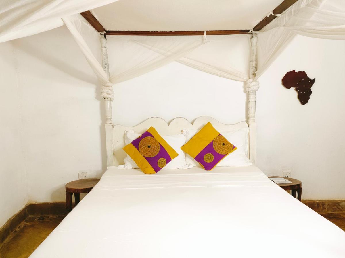 Upani In Diani Bed & Breakfast Diani Beach Eksteriør bilde