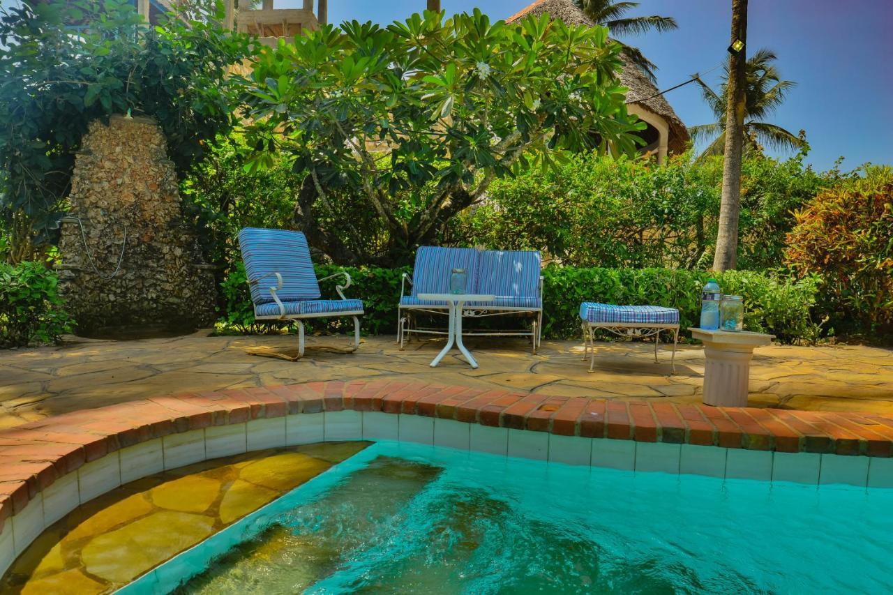 Upani In Diani Bed & Breakfast Diani Beach Eksteriør bilde