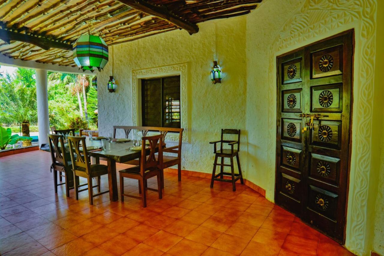 Upani In Diani Bed & Breakfast Diani Beach Eksteriør bilde