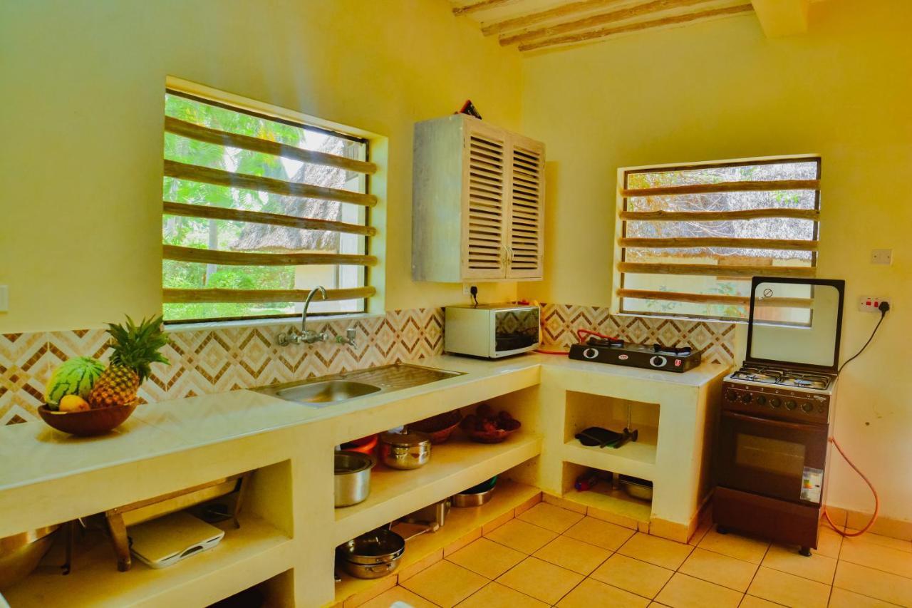 Upani In Diani Bed & Breakfast Diani Beach Eksteriør bilde