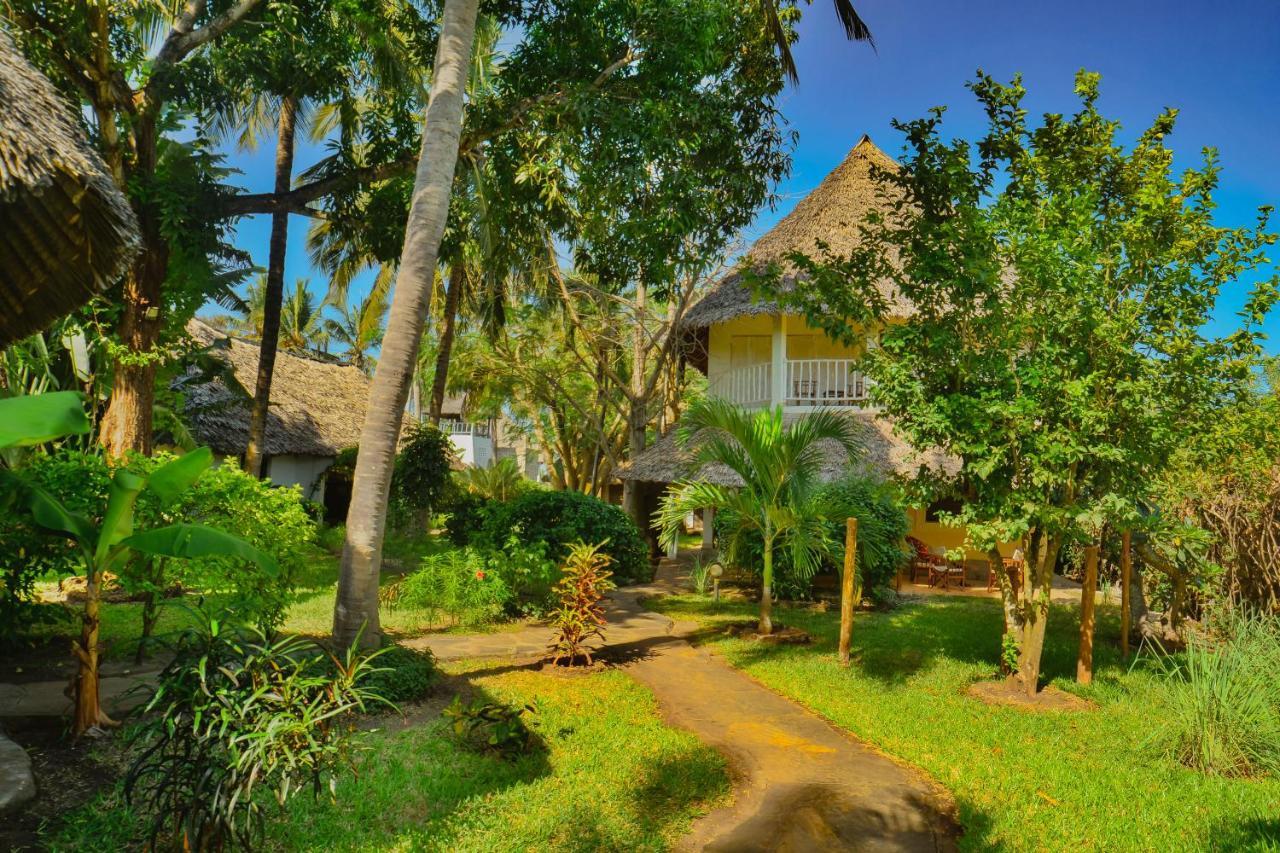 Upani In Diani Bed & Breakfast Diani Beach Eksteriør bilde