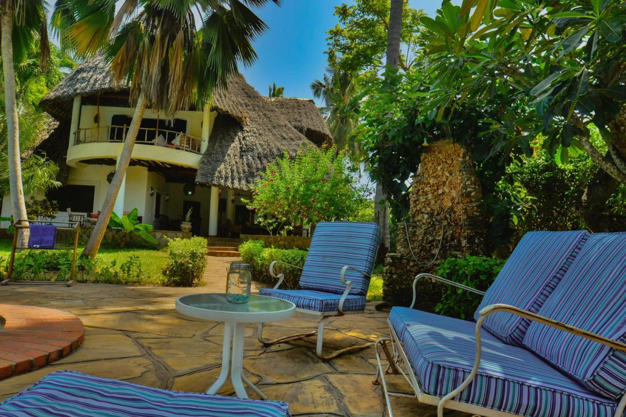 Upani In Diani Bed & Breakfast Diani Beach Eksteriør bilde