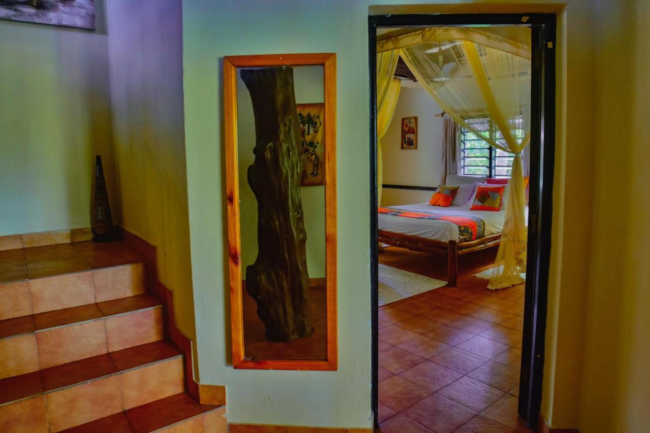 Upani In Diani Bed & Breakfast Diani Beach Eksteriør bilde
